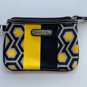 Nine West patterned wristlet